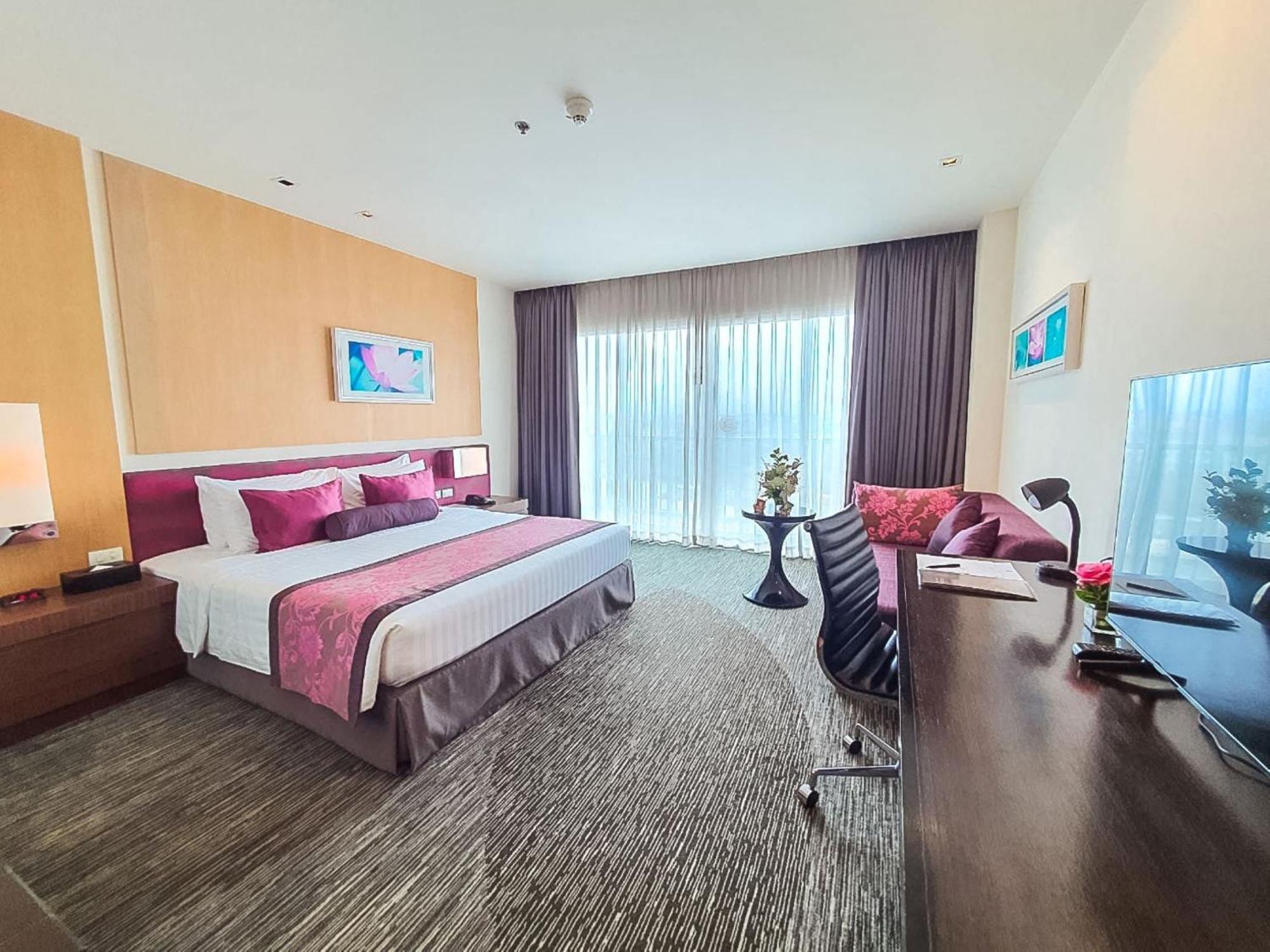 Deluxe Plus King Room Balcony